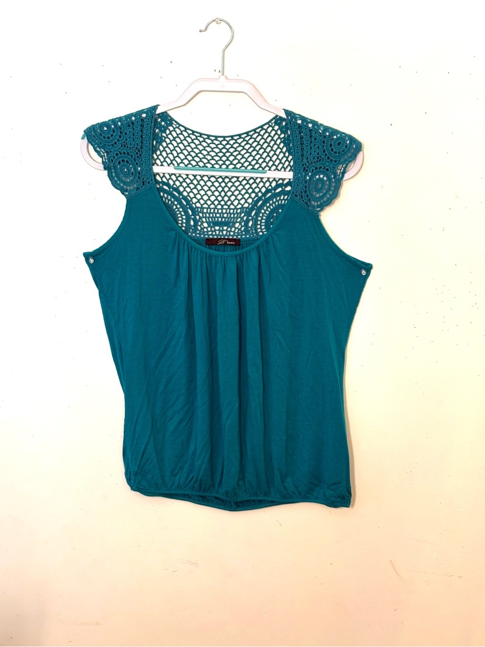 B’leev Teal Crochet-Back & Shoulders Cap Sleeve Women's Top. Size XL. EUC.